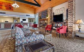 Quality Inn & Suites Escanaba North